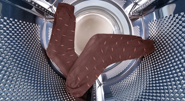 Як прати шкарпетки в пральній машині і вручну