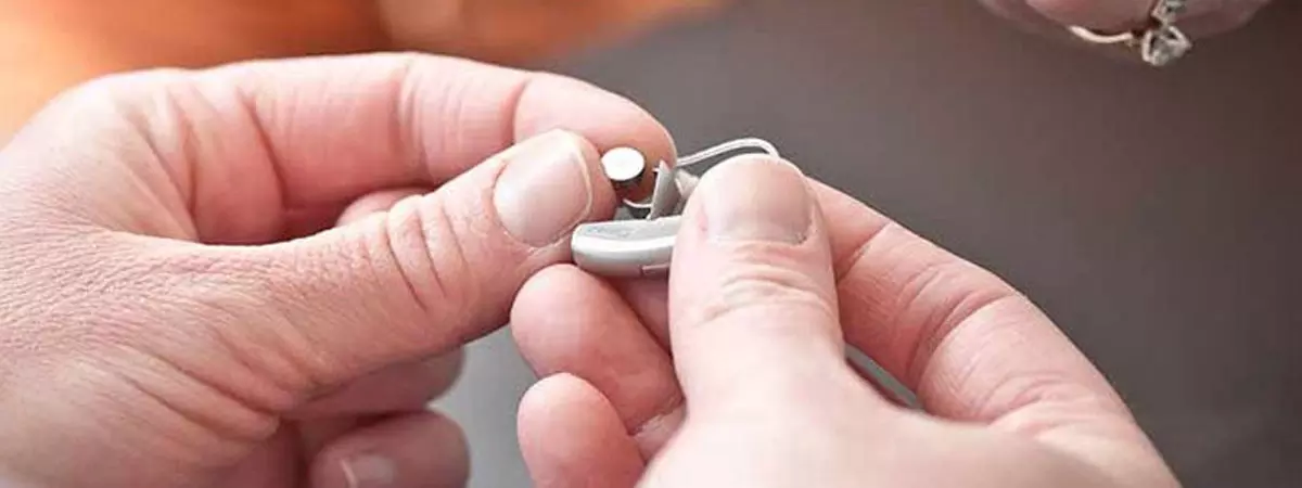 Инструкция по замене батарейки в слуховом аппарате